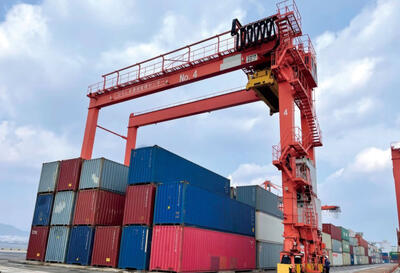 トランスファークレーン（トランステナー）